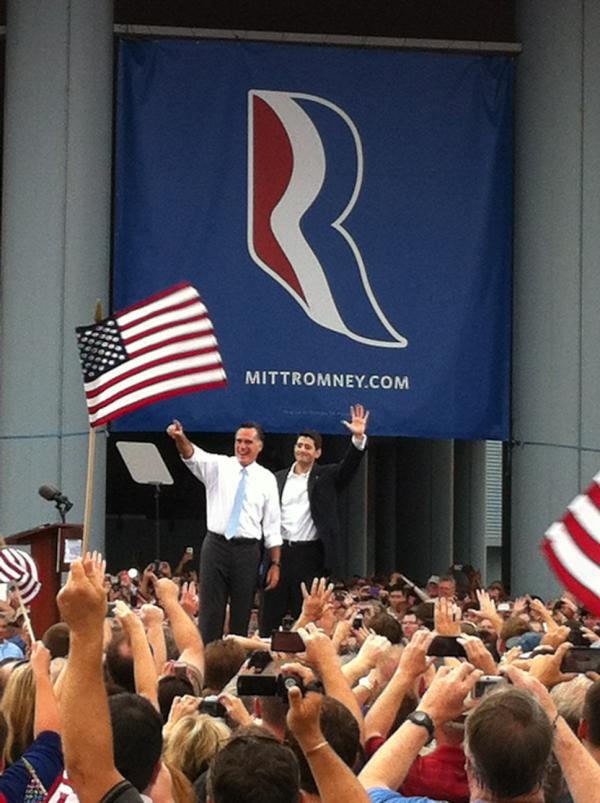 484098_10150996774546121_2094374261_n